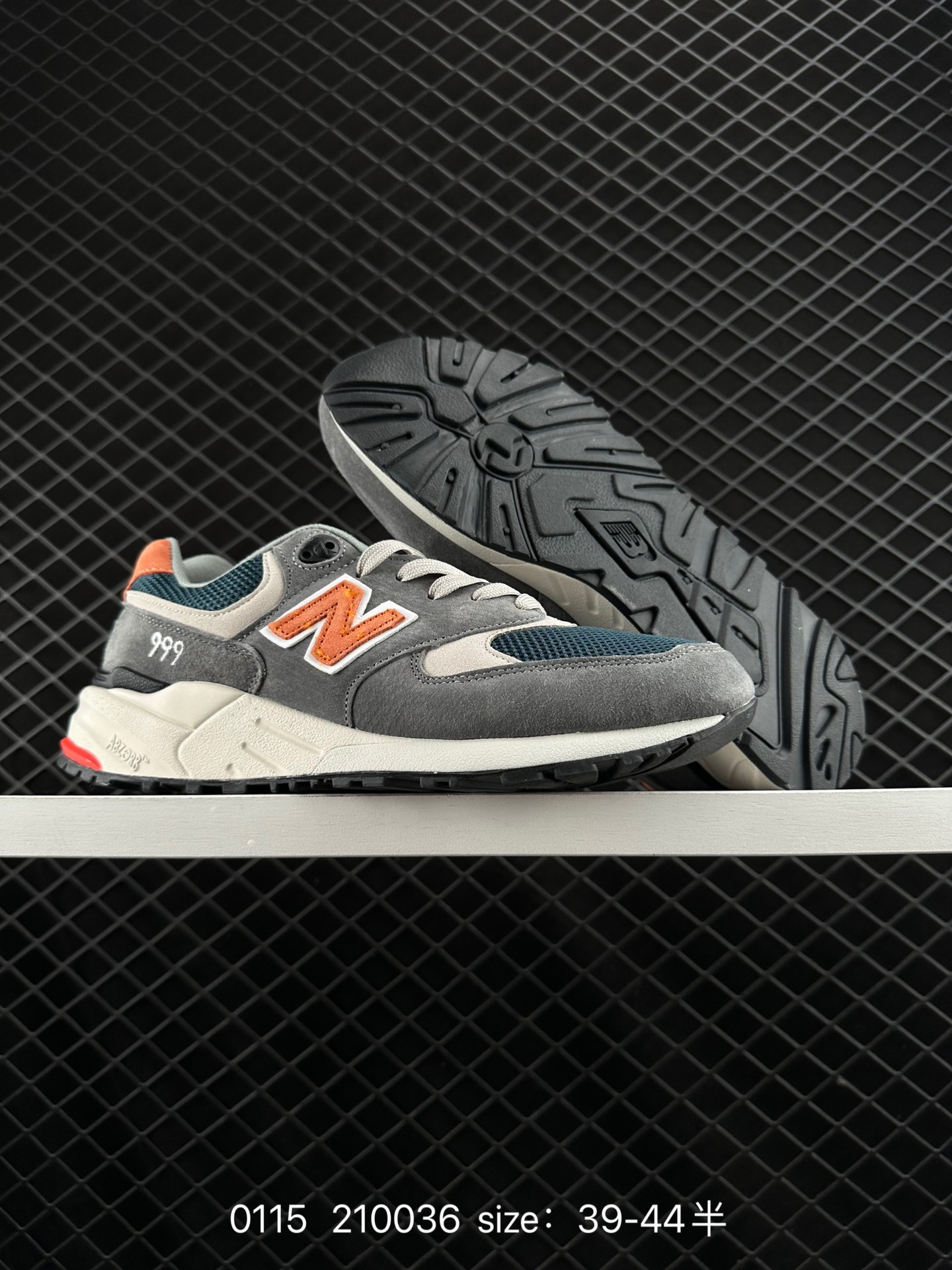 New Balance ML999